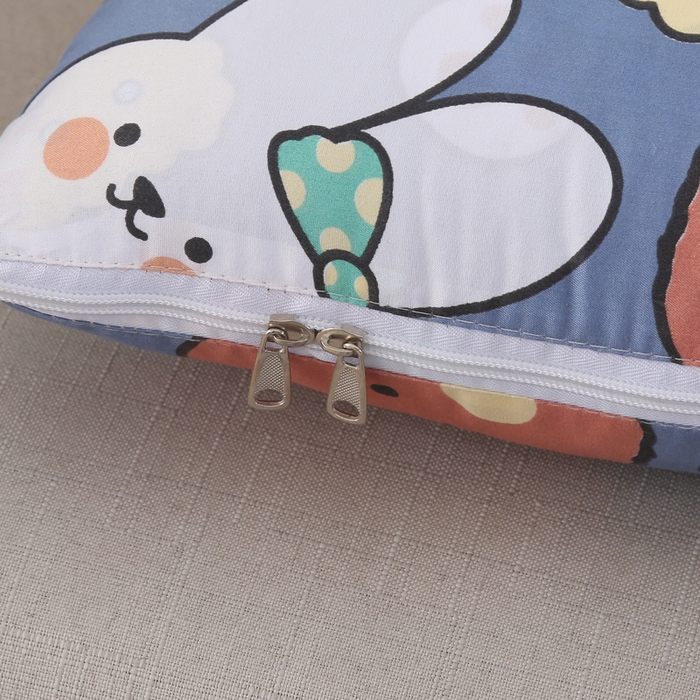 91家纺网 家纺一手货源 找家纺 铭宣家居 2025新增花型 亲肤柔软棉被抱枕被 天真烂漫