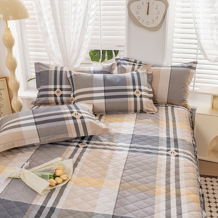 91家纺网 家纺一手货源 找家纺 琉宿家纺 2025新款全棉13372蕾丝夹棉印花床裙 普卡拉灰