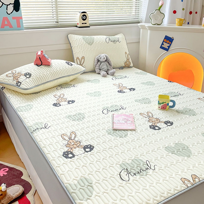 91家纺网 家纺一手货源 找家纺 米帛家纺 2024新款A类凉感丝卡通乳胶凉席-绑带款 爱心兔