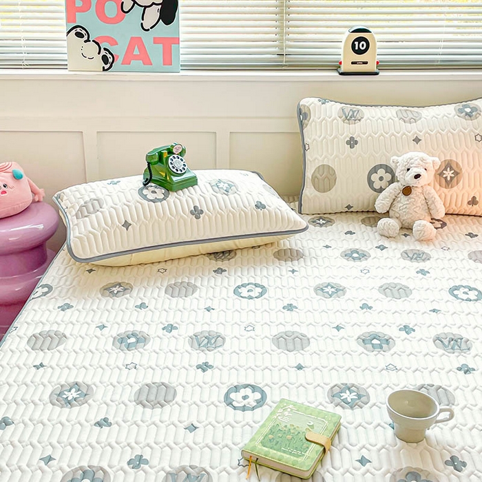 91家纺网 家纺一手货源 找家纺 米帛家纺 2024新款A类凉感丝卡通乳胶凉席-绑带款 波点