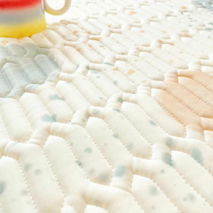 91家纺网 家纺一手货源 找家纺 米帛家纺 2024新款A类凉感丝卡通乳胶凉席-绑带款 繁花