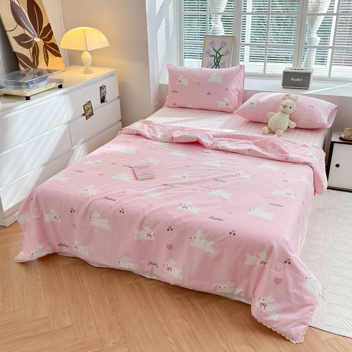 91家纺网 家纺一手货源 找家纺 星期八 2024新款全棉夏被四件套 樱桃兔