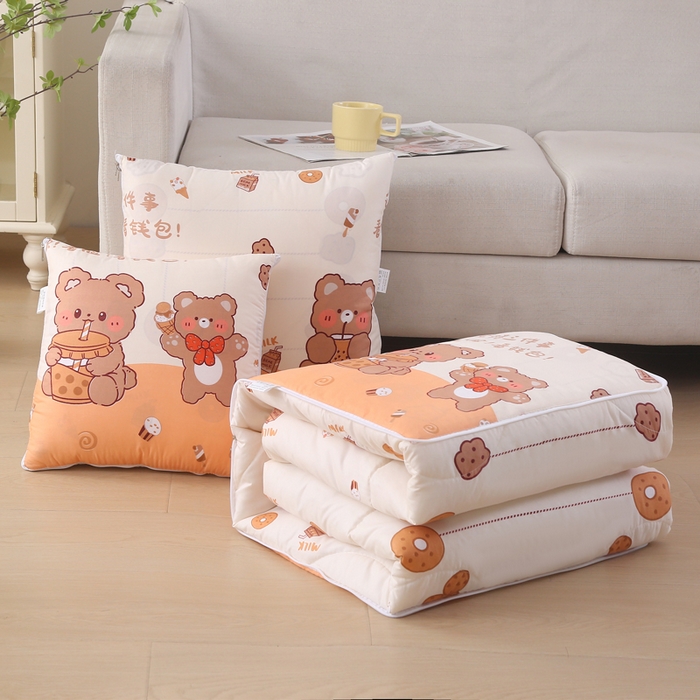 91家纺网 家纺一手货源 找家纺 铭宣家居2025新增花型 亲肤柔软棉被抱枕被 奶茶熊