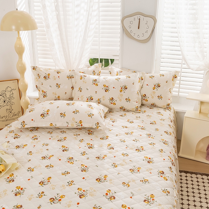 91家纺网 家纺一手货源 找家纺 琉宿家纺 2025新款全棉13372蕾丝夹棉印花床裙 花香语曼