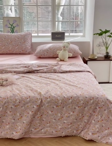 91家纺网 家纺一手货源 找家纺 星期八 2024新款全棉夏被四件套 粉郁兔