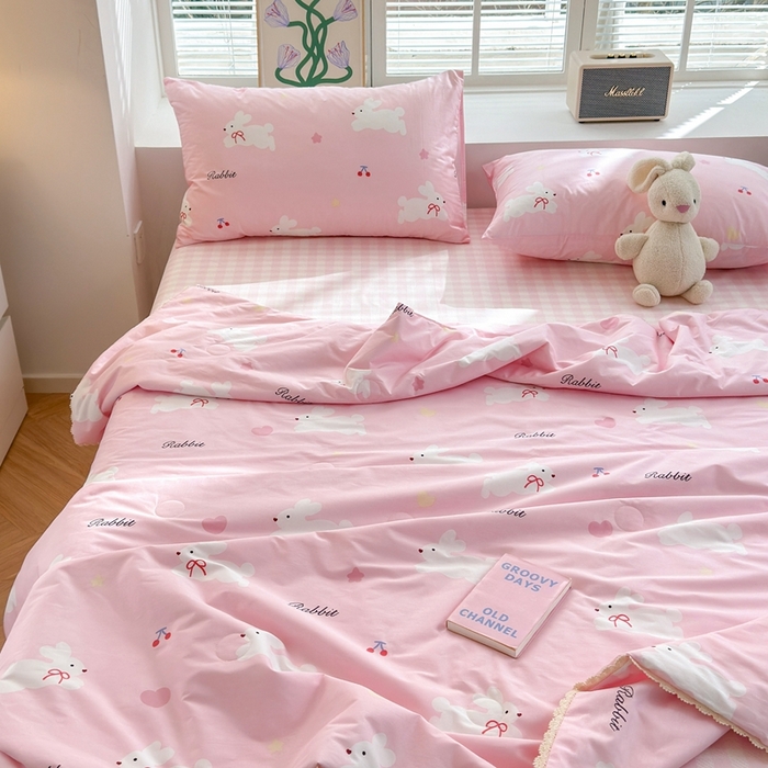 91家纺网 家纺一手货源 找家纺 星期八 2024新款全棉夏被四件套 樱桃兔