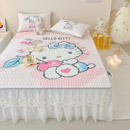 91家纺网 家纺一手货源 找家纺 米帛家纺 2024新款大版三丽鸥A类凉感丝乳胶凉席-床裙款 樱桃凯蒂猫