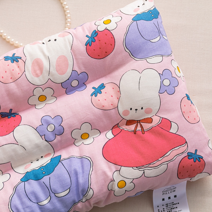 91家纺网 家纺一手货源 找家纺 芯元素 2024新款儿童全棉豆豆枕 花间小兔