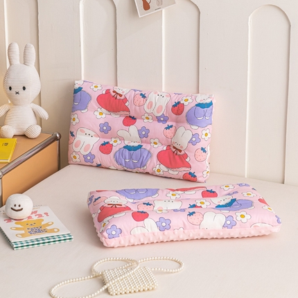 91家纺网 家纺一手货源 找家纺 芯元素 2024新款儿童全棉豆豆枕 花间小兔