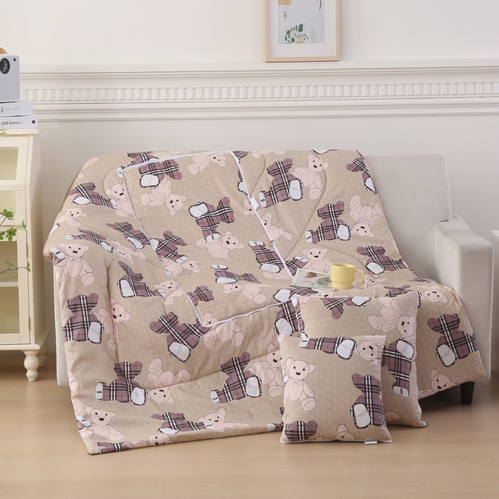 91家纺网 家纺一手货源 找家纺 铭宣家居 2025新增花型 亲肤柔软棉被抱枕被 宝丽熊