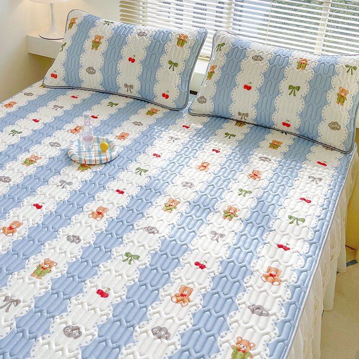 91家纺网 家纺一手货源 找家纺 米帛家纺 2024新款A类凉感丝卡通乳胶凉席 小熊伴嫁