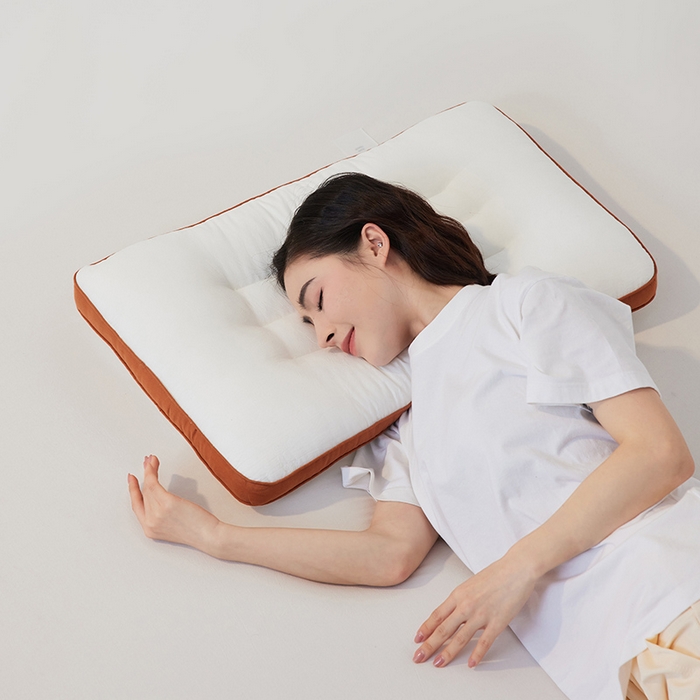 91家纺网 家纺一手货源 找家纺 安莱生活 2024新款5A抗菌早餐派创意系列枕芯-低枕-饼干枕 白色48*74cm一只