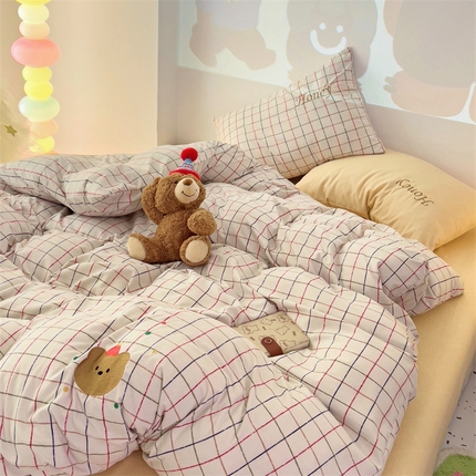 91家纺网 家纺一手货源 找家纺 庭笙 新款A类双股有机棉卡通刺绣时尚纯色格子四件套-嘟嘟熊系列 嘟嘟熊-米格