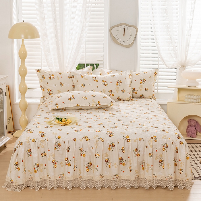 91家纺网 家纺一手货源 找家纺 琉宿家纺 2025新款全棉13372蕾丝夹棉印花床裙 花香语曼