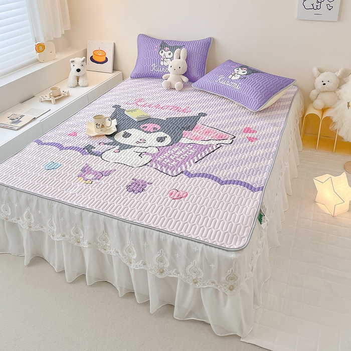 91家纺网 家纺一手货源 找家纺 米帛家纺 2024新款大版三丽鸥A类凉感丝乳胶凉席-床裙款 巧克力库洛米