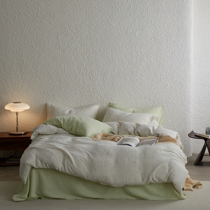 91家纺网 家纺一手货源 找家纺 山舍家居 2024新款全棉色织段染双层皱皱纱四件套 屿白-绿