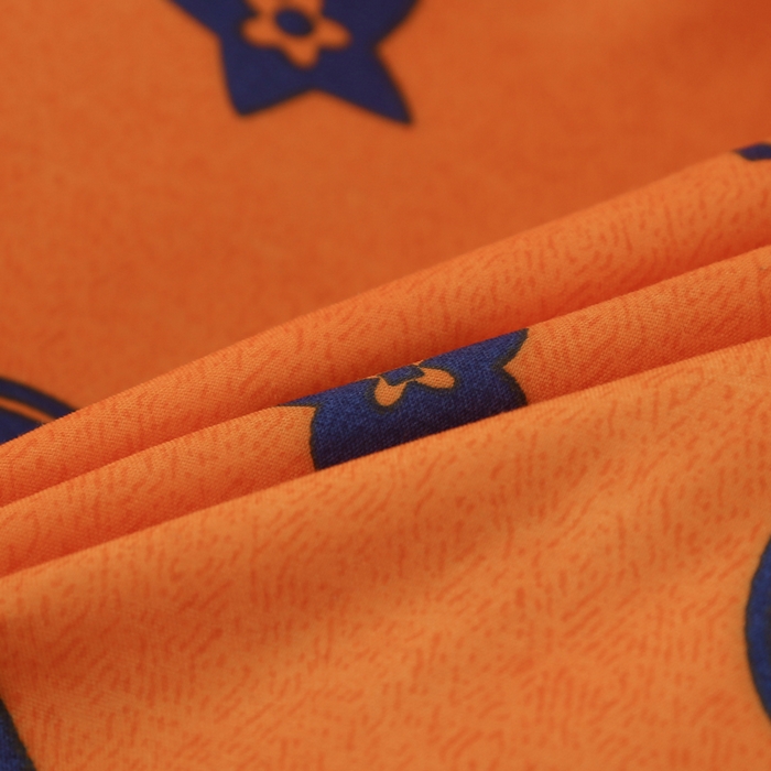 91家纺网 家纺一手货源 找家纺 铭宣家居 2025新增花型 亲肤柔软棉被抱枕被 时尚世家-橙