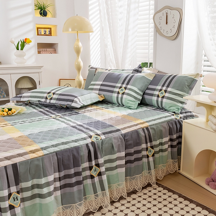 91家纺网 家纺一手货源 找家纺 琉宿家纺 2025新款全棉13372蕾丝夹棉印花床裙 普卡拉绿