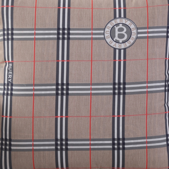 91家纺网 家纺一手货源 找家纺 铭宣家居 2025新增花型 亲肤柔软棉被抱枕被 巴宝莉