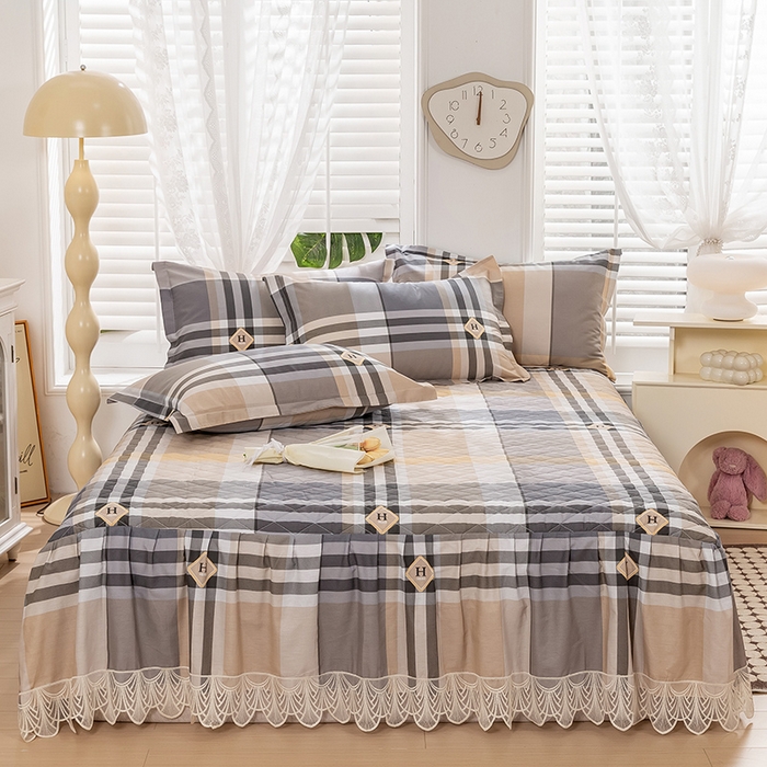 91家纺网 家纺一手货源 找家纺 琉宿家纺 2025新款全棉13372蕾丝夹棉印花床裙 普卡拉灰