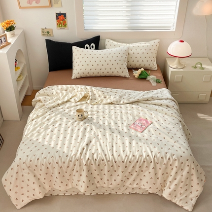 91家纺网 家纺一手货源 找家纺 迷尚 2024新款全棉双层纱大豆夏被 小爱心