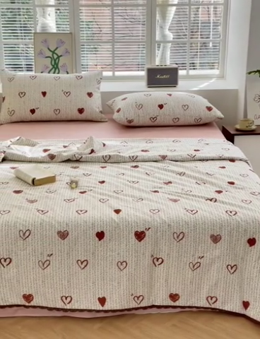91家纺网 家纺一手货源 找家纺 星期八 2024新款全棉夏被四件套 心心相印