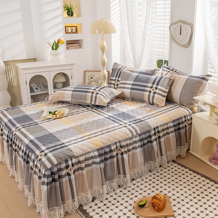 91家纺网 家纺一手货源 找家纺 琉宿家纺 2025新款全棉13372蕾丝夹棉印花床裙 普卡拉灰