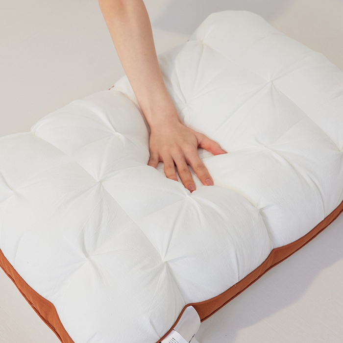 91家纺网 家纺一手货源 找家纺 安莱生活 2024新款5A抗菌早餐派创意系列枕芯-高枕-菠萝包枕 白色48*74cm一只