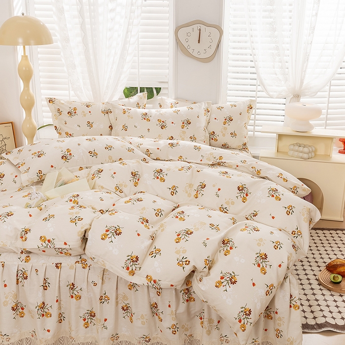 91家纺网 家纺一手货源 找家纺 琉宿家纺 2025新款全棉13372蕾丝夹棉印花床裙 花香语曼