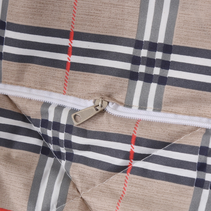 91家纺网 家纺一手货源 找家纺 铭宣家居 2025新增花型 亲肤柔软棉被抱枕被 巴宝莉