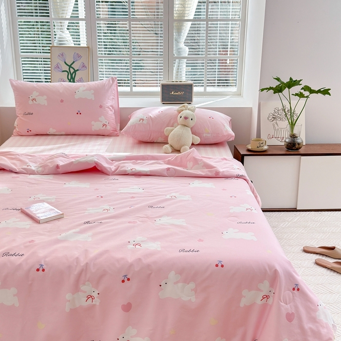 91家纺网 家纺一手货源 找家纺 星期八 2024新款全棉夏被四件套 樱桃兔