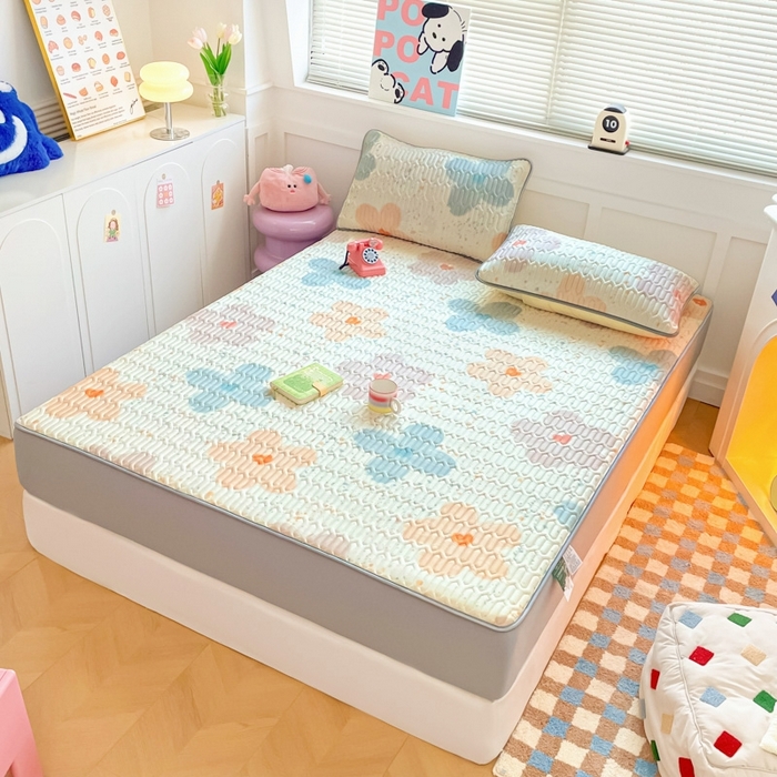 91家纺网 家纺一手货源 找家纺 米帛家纺 2024新款A类凉感丝卡通乳胶凉席-绑带款 繁花