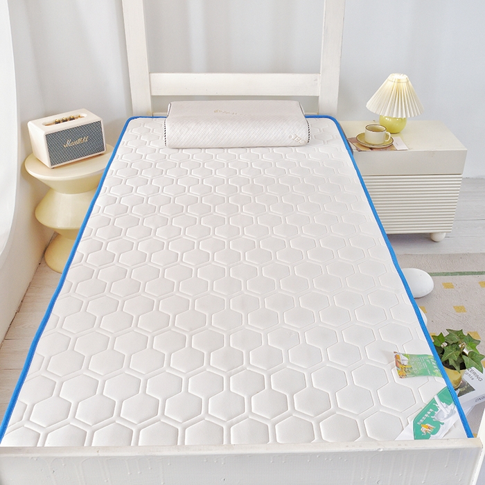 91家纺网 家纺一手货源 找家纺 张先生2024针织牛奶丝透气网立体乳胶床垫学生床垫 深睡-蓝白