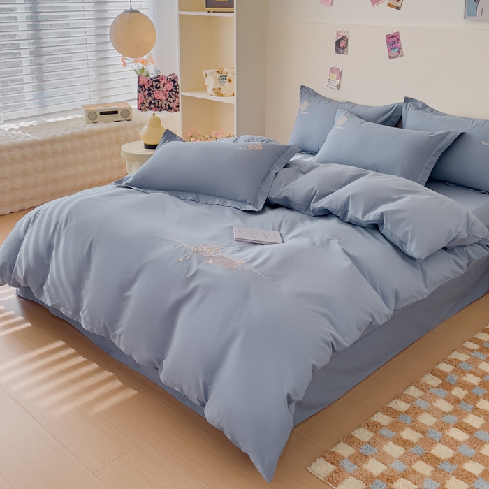 91家纺网 家纺一手货源 找家纺 U品汇 A类全棉色织水洗棉刺绣花四件套纯棉100%床单被套 莫丽-浅蓝