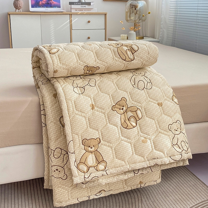 91家纺网 家纺一手货源 找家纺 恋绒家纺 2025新款A类纯棉（隔尿 防水）抗菌软床垫 快乐熊仔