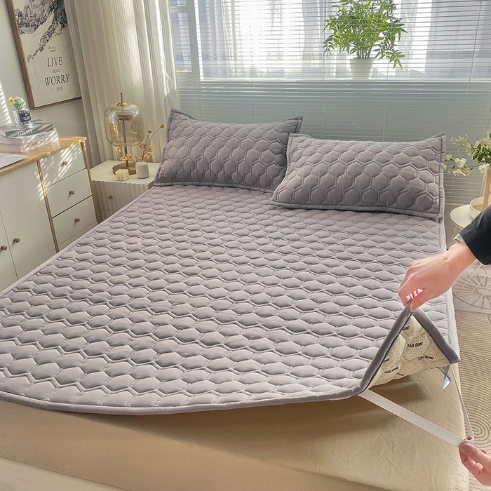 91家纺网 家纺一手货源 找家纺 恋绒家纺 2025新款A类纯棉（隔尿 防水）抗菌软床垫 星空灰