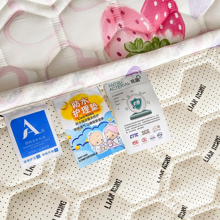 91家纺网 家纺一手货源 找家纺 恋绒家纺 2025新款A类纯棉（隔尿 防水）抗菌软床垫 水晶草莓