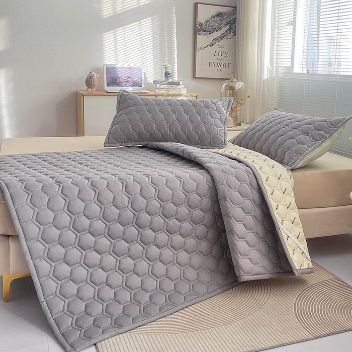 91家纺网 家纺一手货源 找家纺 恋绒家纺 2025新款A类纯棉（隔尿 防水）抗菌软床垫 星空灰