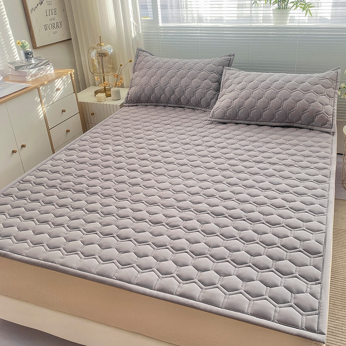 91家纺网 家纺一手货源 找家纺 恋绒家纺 2025新款A类纯棉（隔尿 防水）抗菌软床垫 星空灰