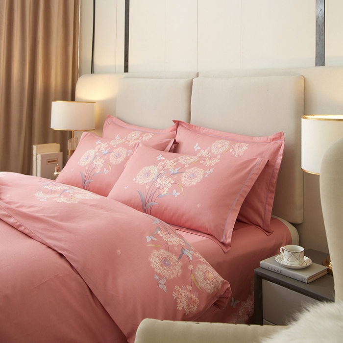 91家纺网 家纺一手货源 找家纺 启航家居 2025春夏直播爆款全棉大版印花四件套 兰亭若梦粉