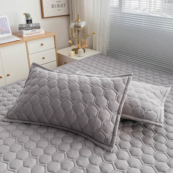 91家纺网 家纺一手货源 找家纺 恋绒家纺 2025新款A类纯棉（隔尿 防水）抗菌软床垫 星空灰