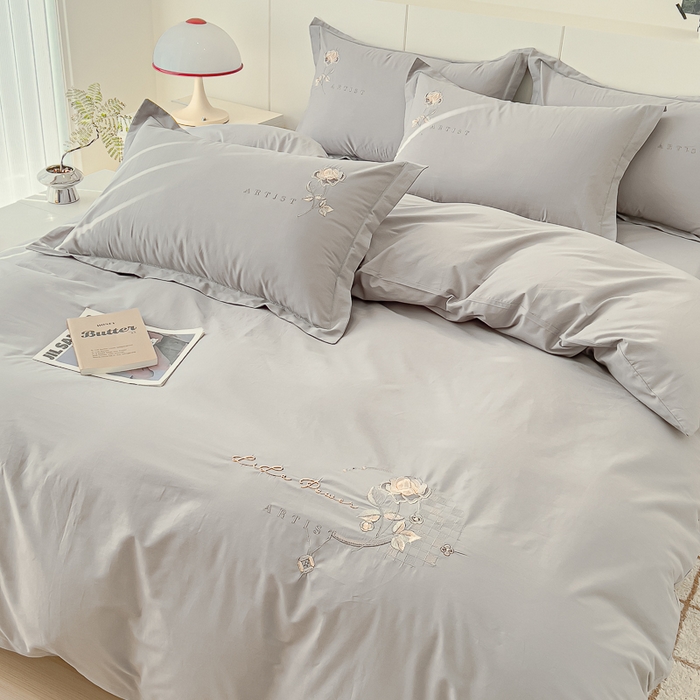 91家纺网 家纺一手货源 找家纺 U品汇 A类全棉色织水洗棉刺绣花四件套纯棉100%床单被套 花野-罗马灰