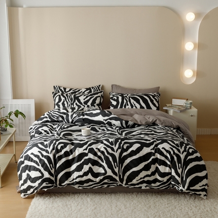 91家纺网 家纺一手货源 找家纺 蓝邻家纺 2024新款全棉印花简约系列四件套 豹纹