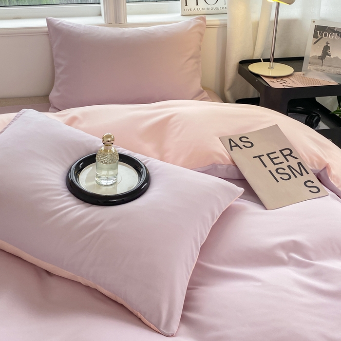 91家纺网 家纺一手货源 找家纺 芷凡家纺 2024新款亲肤棉纯色双拼四件套 丁香紫+奶油粉