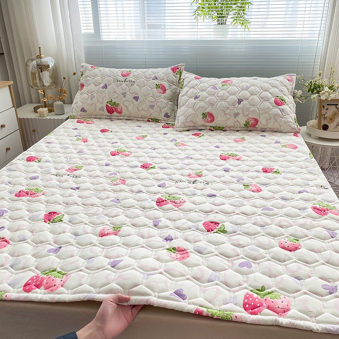 91家纺网 家纺一手货源 找家纺 恋绒家纺 2025新款A类纯棉（隔尿 防水）抗菌软床垫 水晶草莓