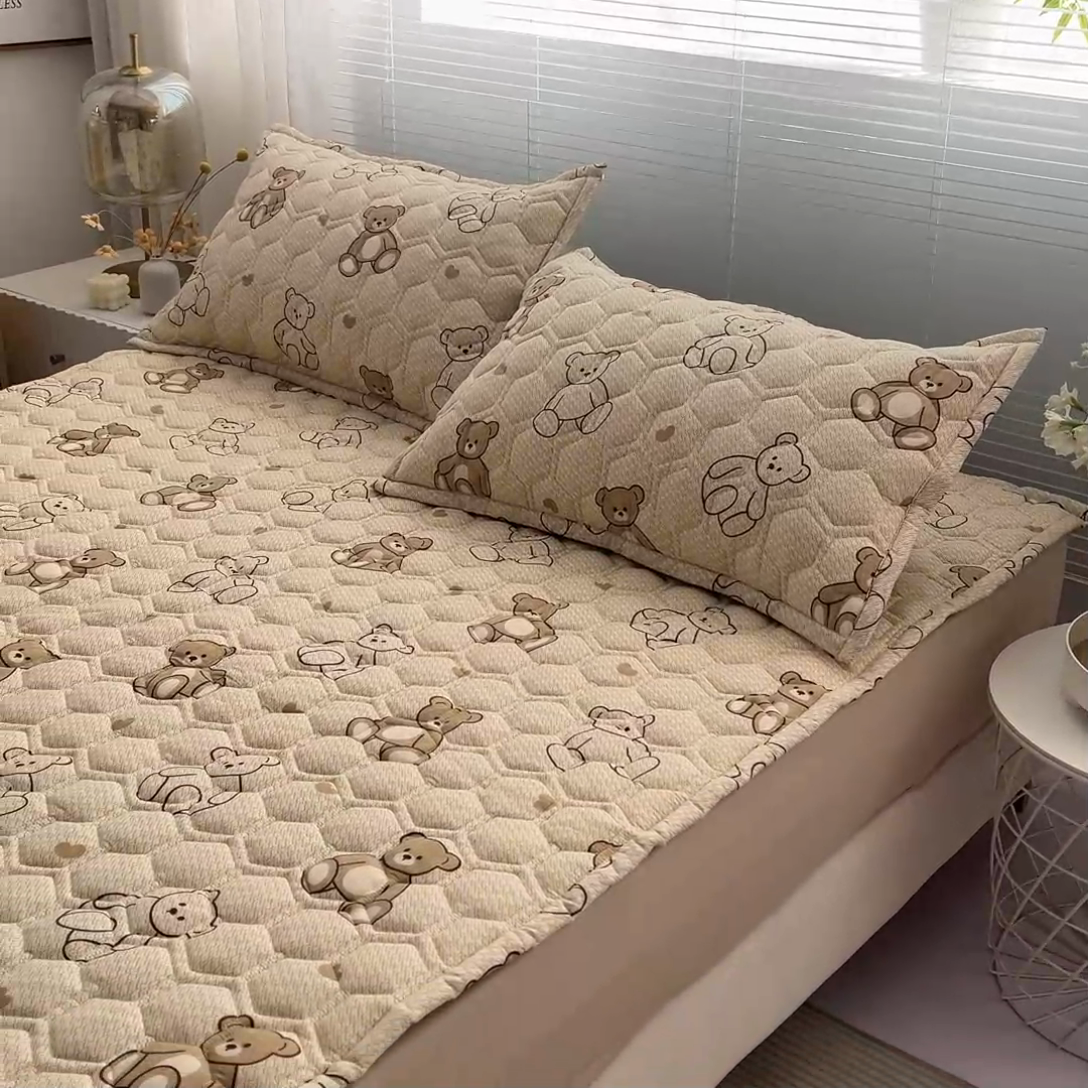 91家纺网 家纺一手货源 找家纺 恋绒家纺 2025新款A类纯棉（隔尿 防水）抗菌软床垫 快乐熊仔