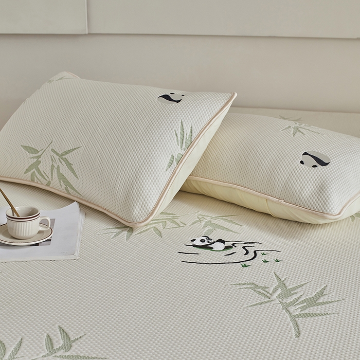 91家纺网 家纺一手货源 找家纺 千朵森 2024新款熊猫A类冰感丝床笠款凉席三件套 绿野仙踪-浅米黄