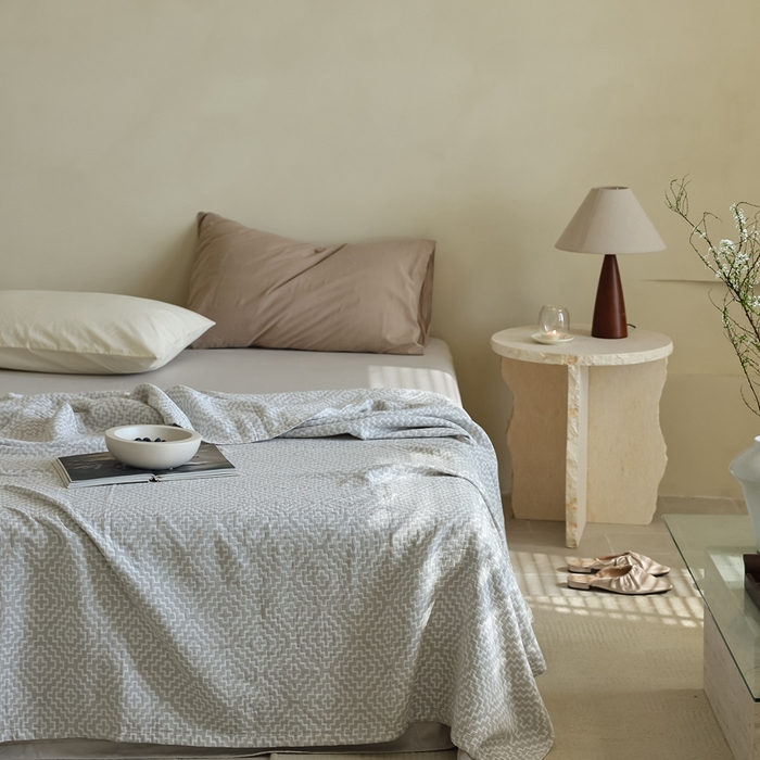 91家纺网 家纺一手货源 找家纺 朴尔 2024年新品格调简约风全棉三层纱布毛巾被 西西里-灰