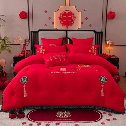 91家纺网 家纺一手货源 找家纺 2024新款加厚亲肤棉刺绣古风婚庆喜被被子被芯 相亲相爱