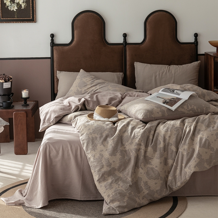 91家纺网 家纺一手货源 找家纺 棉邦 2024新款全棉色织工艺双层纱四件套 大展宏图卡其